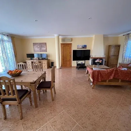Villa Llanos Del Peral - - Sleeps 6 - R092 *